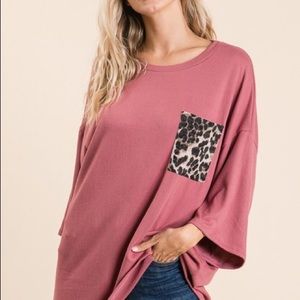 Over sized round neck pullover.